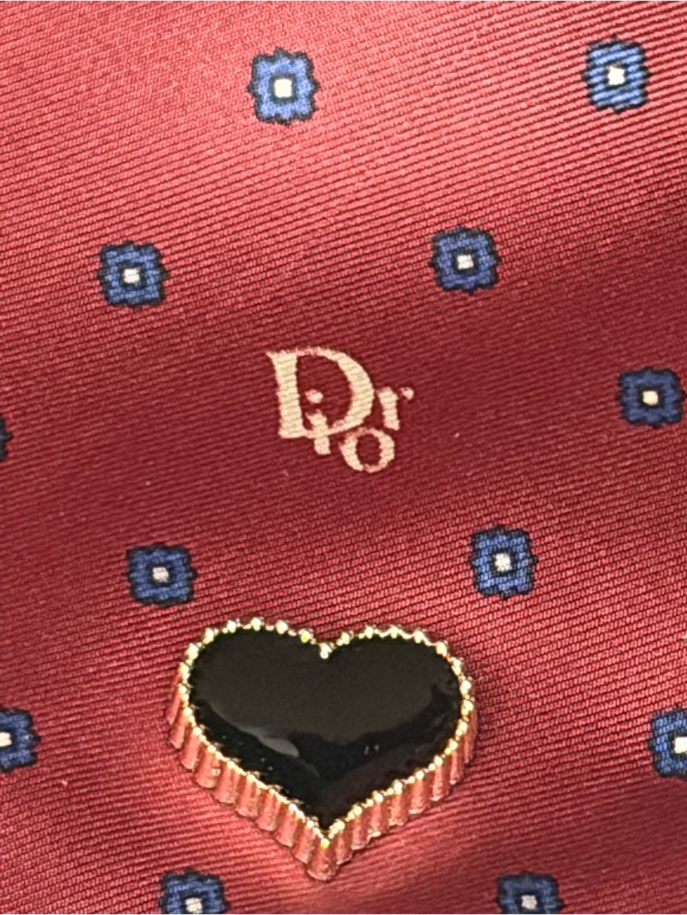 Dior Burgundy Silk Heart-Accent Scarf Necklace with Blue Dot Motif - Picture 4 of 6